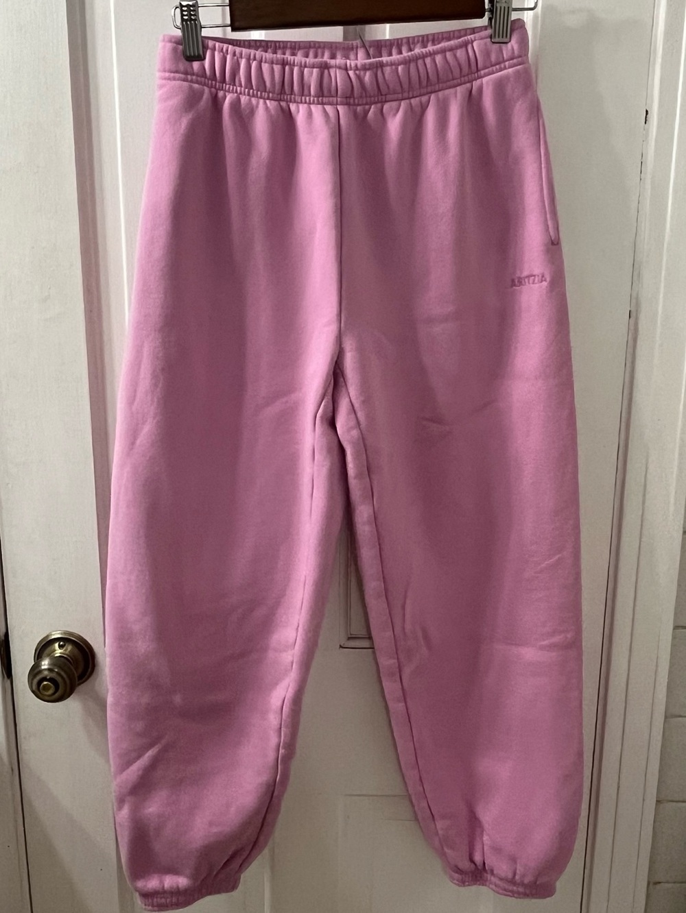 Aritzia Cozy Sweatfleece Mega Jogger XS Short Pink Sweatpants